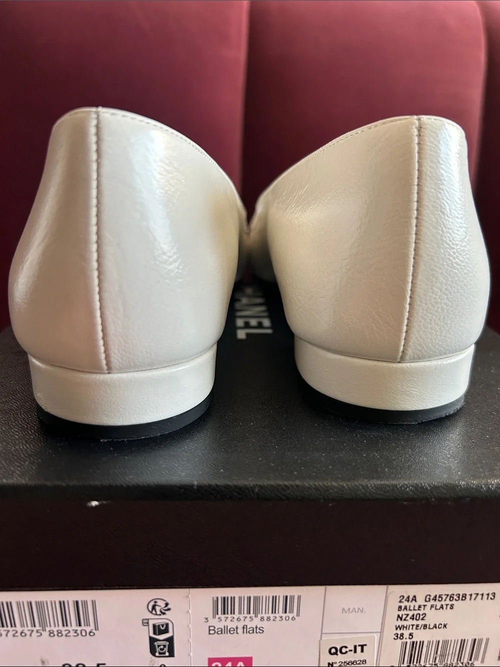 CHANEL Ballet Flats Black/White sz 38.5